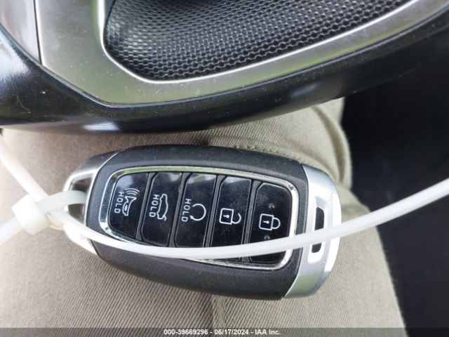 5NPLN4AG1NH053804 Hyundai ELANTRA SEL