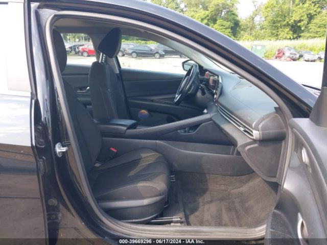 5NPLN4AG1NH053804 Hyundai ELANTRA SEL