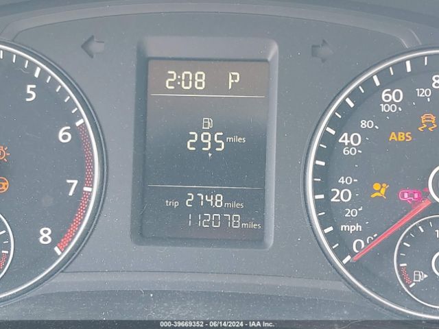 1VWAT7A3XFC102276 Volkswagen Passat 1.8t Limited Edition