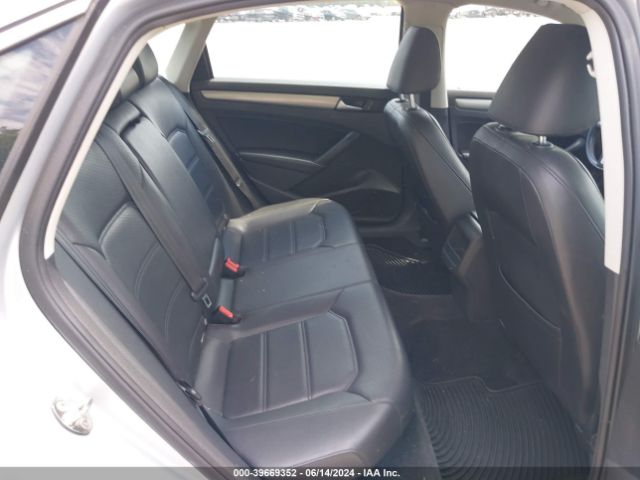 1VWAT7A3XFC102276 Volkswagen Passat 1.8t Limited Edition