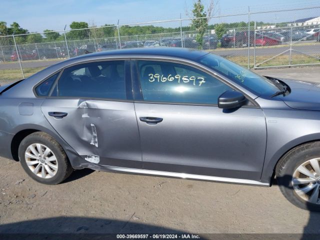 1VWAT7A32EC112962 Volkswagen Passat 1.8t Wolfsburg Edition