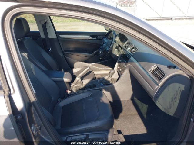 1VWAT7A32EC112962 Volkswagen Passat 1.8t Wolfsburg Edition