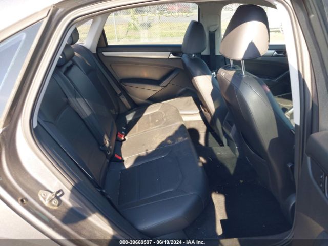 1VWAT7A32EC112962 Volkswagen Passat 1.8t Wolfsburg Edition