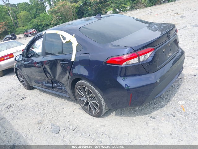 Toyota COROLLA LE 2022 5YFEPMAEXNP327201 Image 3