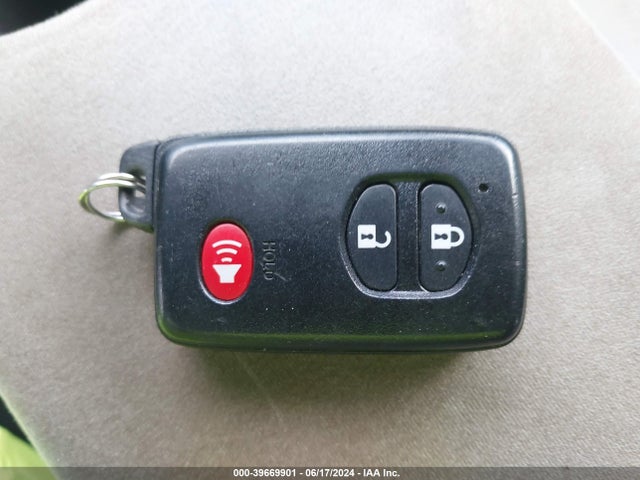Toyota Prius Two 2014 JTDKN3DUXE0382067 Image 11