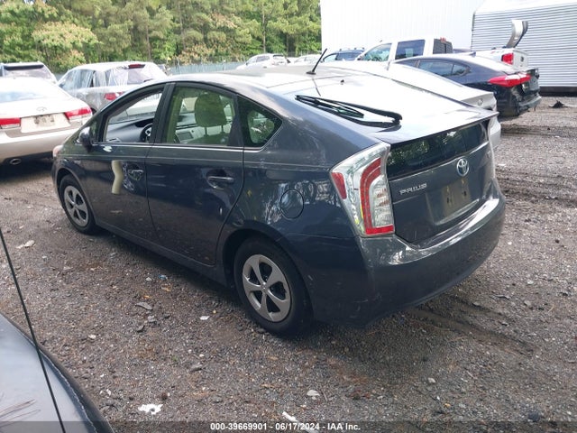 Toyota Prius Two 2014 JTDKN3DUXE0382067 Image 3