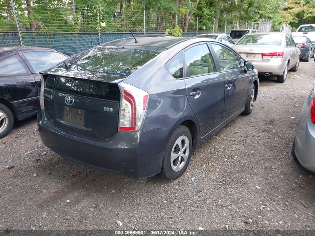Toyota Prius Two 2014 JTDKN3DUXE0382067 Image 4