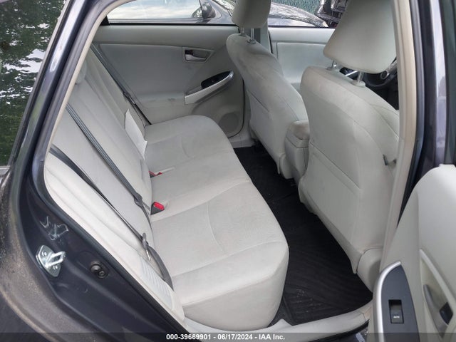 Toyota Prius Two 2014 JTDKN3DUXE0382067 Image 8