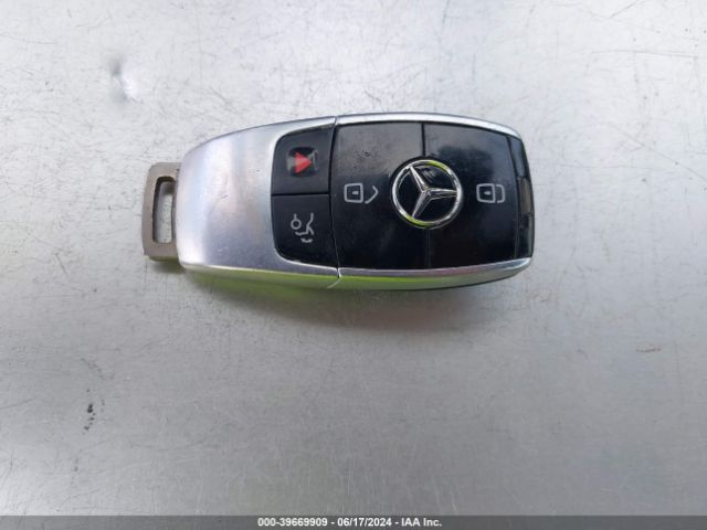 WDDZF4JBXHA048906 Mercedes-Benz E 300