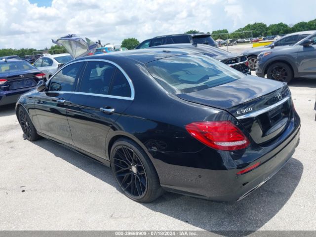WDDZF4JBXHA048906 Mercedes-Benz E 300