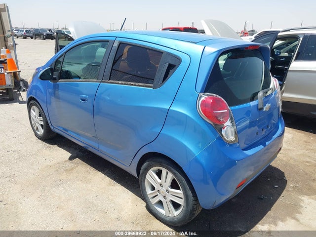 Chevrolet Spark 1lt Cvt 2015 KL8CD6S91FC766349 Image 3