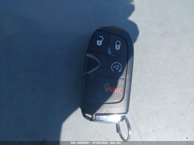 3C4NJDFN2RT575990 Jeep Compass Latitude Lux Fwd
