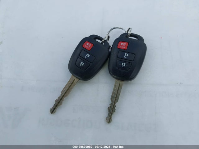 Toyota RAV4 LE 2018 2T3ZFREV6JW442003 Image 11