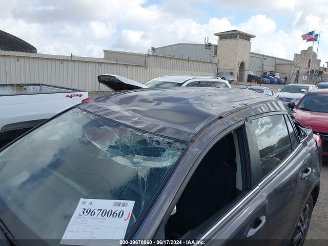 Toyota RAV4 LE 2018 2T3ZFREV6JW442003 Image 13