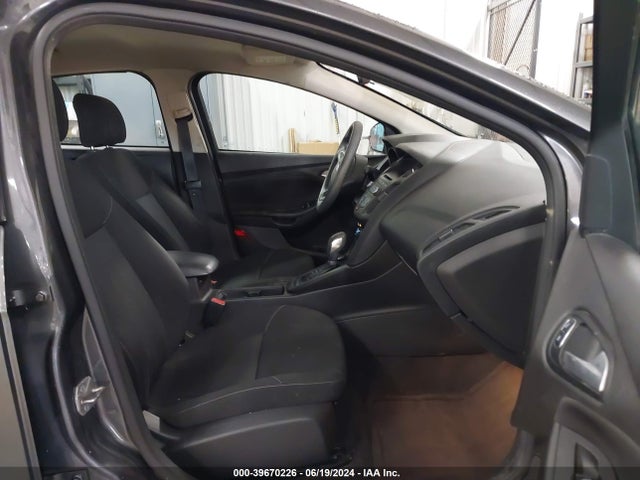 Ford FOCUS SE 2017 1FADP3F20HL341826 Image 5