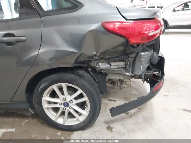 Ford FOCUS SE 2017 1FADP3F20HL341826 Image 6