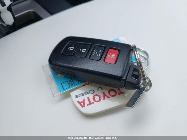 JTMRFREV3GJ072605 Toyota Rav4 Xle
