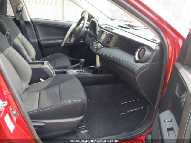 JTMRFREV3GJ072605 Toyota Rav4 Xle
