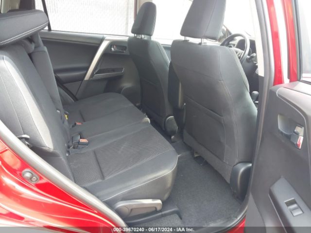 JTMRFREV3GJ072605 Toyota Rav4 Xle