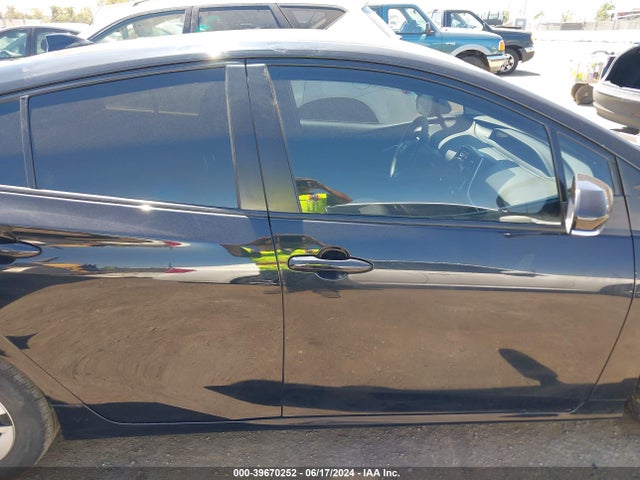 Toyota Prius Le 2022 JTDKAMFU0N3154575 Image 14