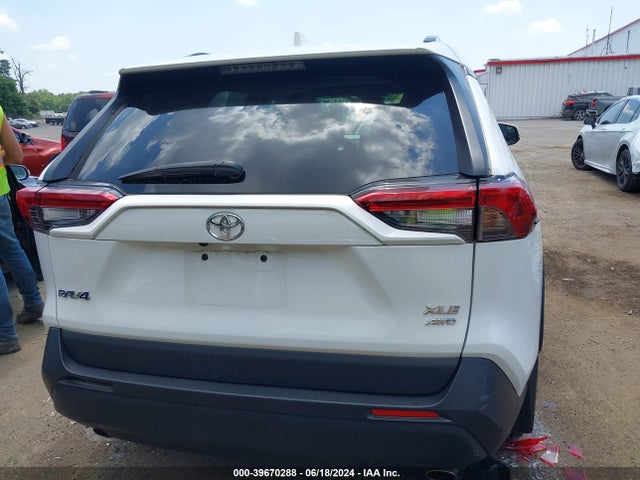 Toyota Rav4 Xle 2019 JTMP1RFV3KD029247 Image 17