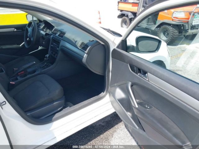 1VWAP7A31EC003932 Volkswagen Passat 2.5l S