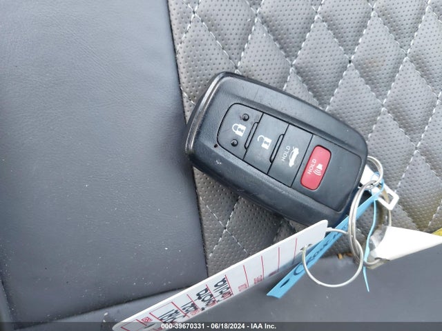 Toyota Corolla Hybrid Le 2021 JTDEAMDE9MJ030078 Image 11