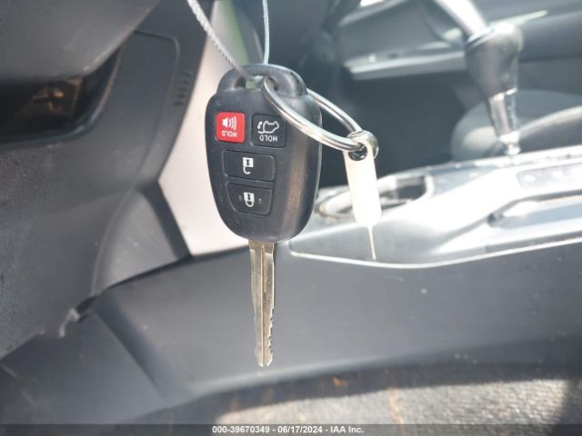 JTMWFREV5GJ090624 Toyota Rav4 Xle
