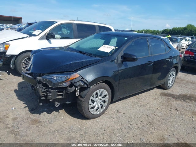 Toyota COROLLA LE 2018 2T1BURHE0JC120096 Image 2