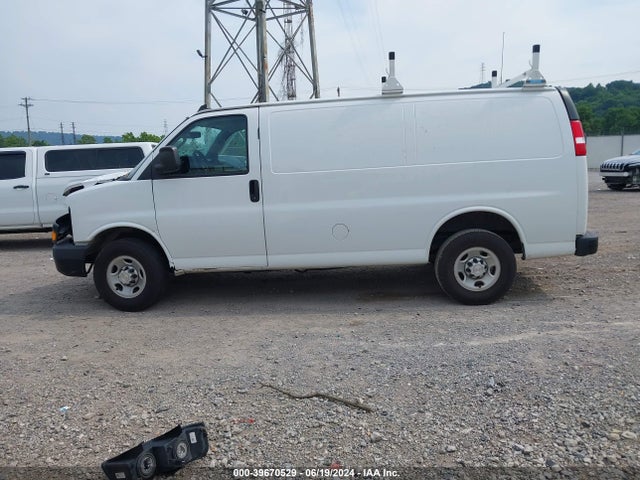 Chevrolet Express 2500 Work Van 2019 1GCWGAFP7K1309946 Image 15