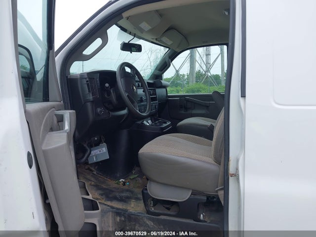 Chevrolet Express 2500 Work Van 2019 1GCWGAFP7K1309946 Image 5
