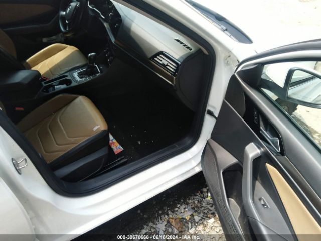 3VWG57BU4KM008723 Volkswagen Jetta 1.4t Sel Premium