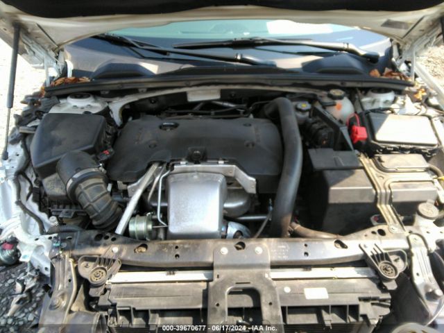 W04GV8SX4J1102609 Buick Regal Tourx Essence