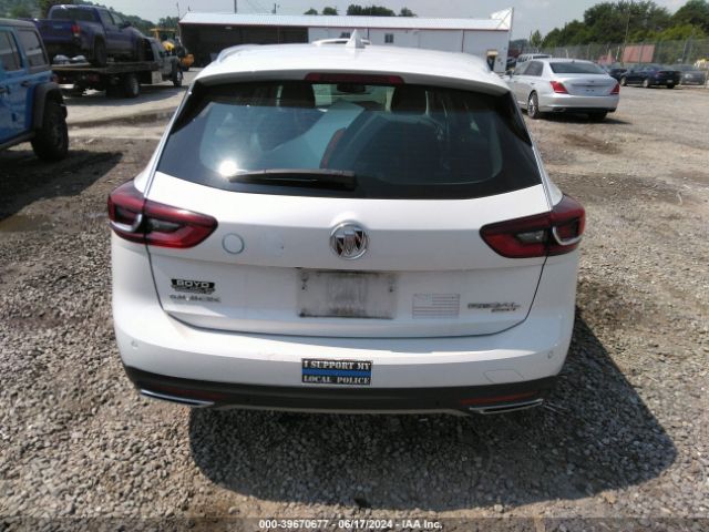 W04GV8SX4J1102609 Buick Regal Tourx Essence