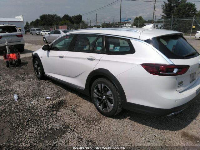 W04GV8SX4J1102609 Buick Regal Tourx Essence