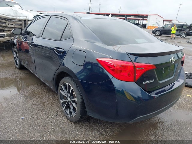 Toyota COROLLA SE 2018 5YFBURHE9JP846006 Image 3