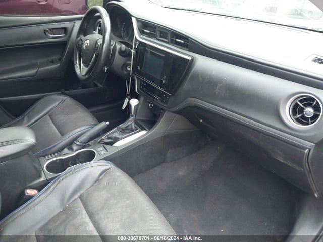 Toyota COROLLA SE 2018 5YFBURHE9JP846006 Image 5