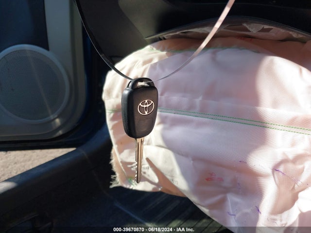 Toyota Prius C Two 2014 JTDKDTB37E1575378 Image 11