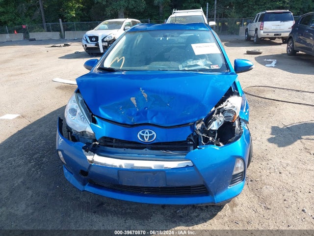 Toyota Prius C Two 2014 JTDKDTB37E1575378 Image 12