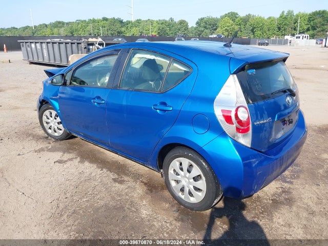 Toyota Prius C Two 2014 JTDKDTB37E1575378 Image 3