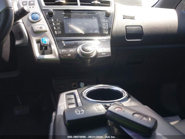 Toyota Prius V Four 2015 JTDZN3EU3FJ026830 Image 11