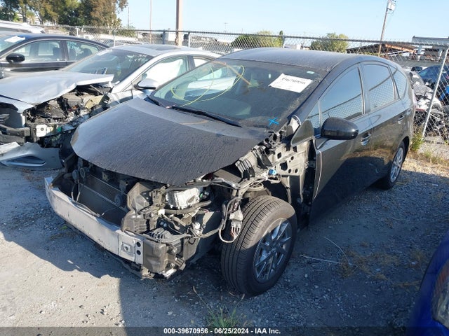 Toyota Prius V Four 2015 JTDZN3EU3FJ026830 Image 2