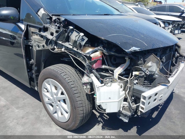 Toyota Prius V Four 2015 JTDZN3EU3FJ026830 Image 6