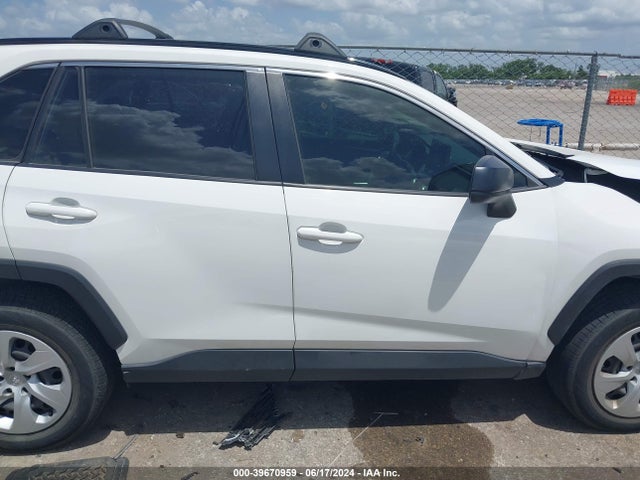 Toyota RAV4 LE 2019 JTMF1RFV9KD036909 Image 13