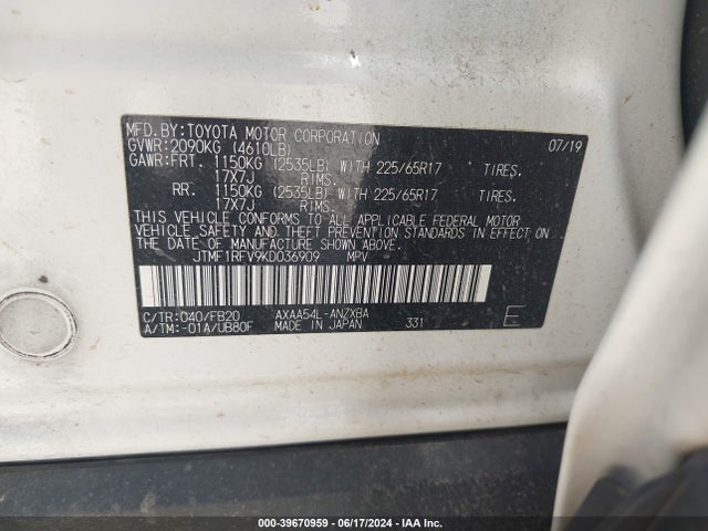 Toyota RAV4 LE 2019 JTMF1RFV9KD036909 Image 9