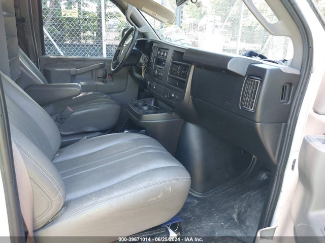 Chevrolet Express 2500 Work Van 2017 1GCWGAFF7H1257329 Image 5