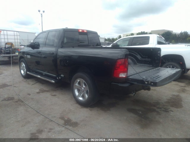 1C6RR6FT5JS171230 RAM 1500 Express Quad Cab 4x2 6'4 Box
