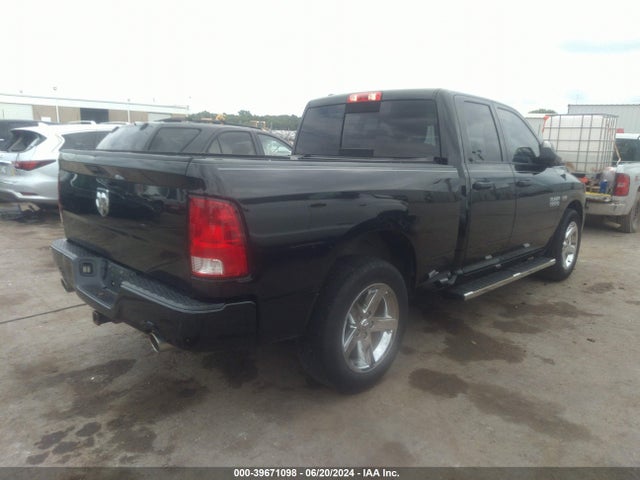 1C6RR6FT5JS171230 RAM 1500 Express Quad Cab 4x2 6'4 Box