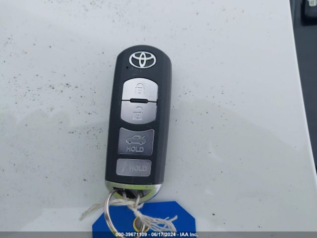 3MYDLBYV9LY715312 Toyota YARIS LE