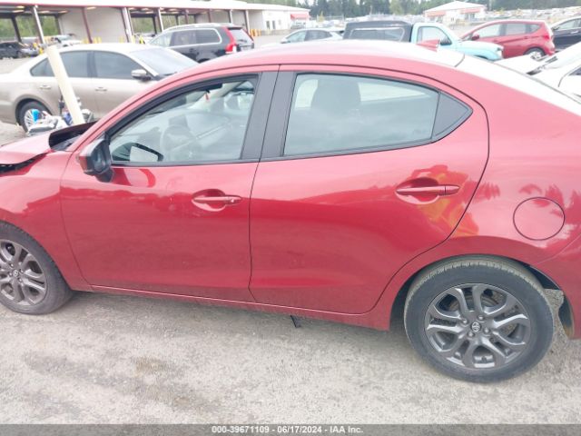 3MYDLBYV9LY715312 Toyota YARIS LE